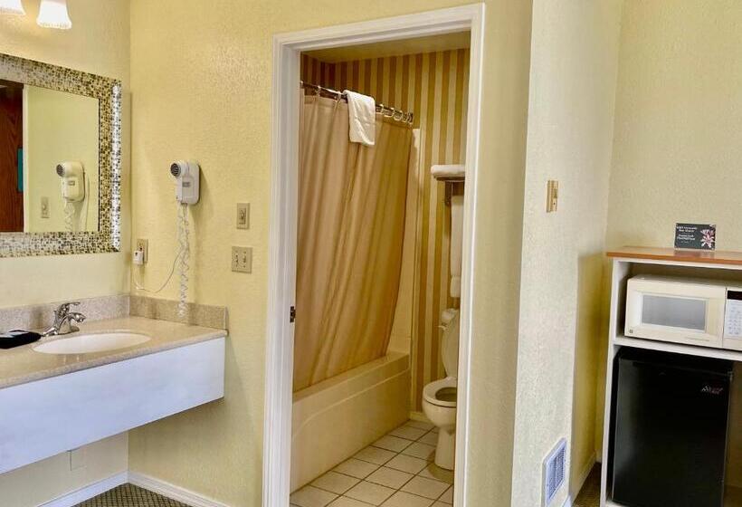 فندق Old Alcohol Plant