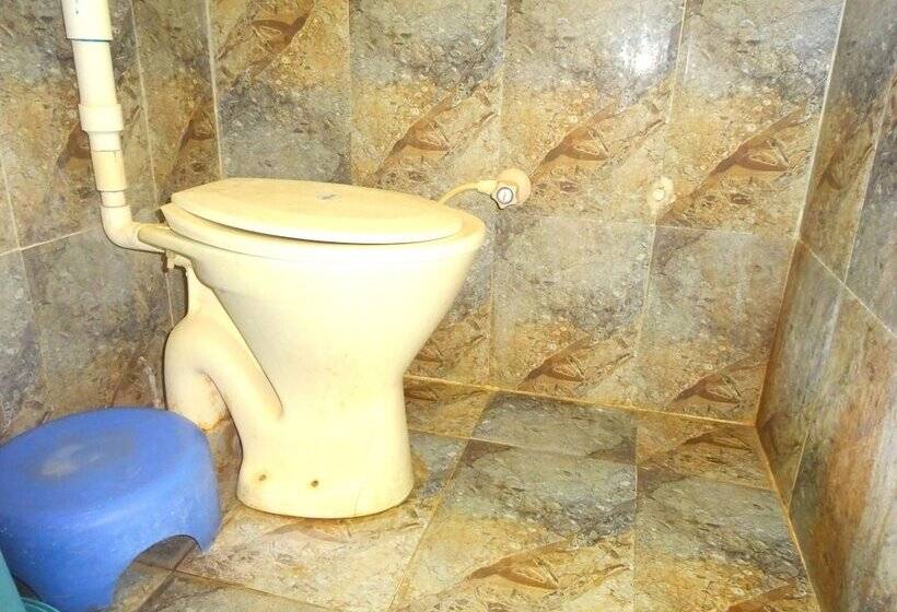 ホテル Raj Palace By Sky Stays