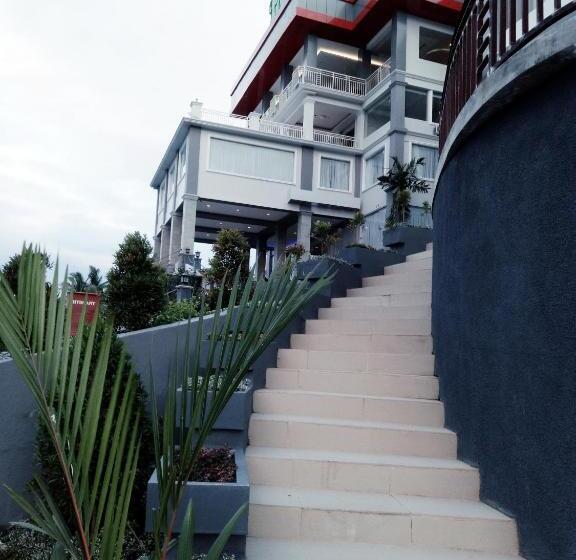 فندق Santika Luwuk  Sulawesi Tengah