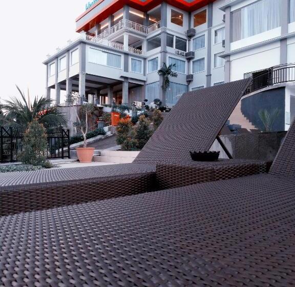 فندق Santika Luwuk  Sulawesi Tengah