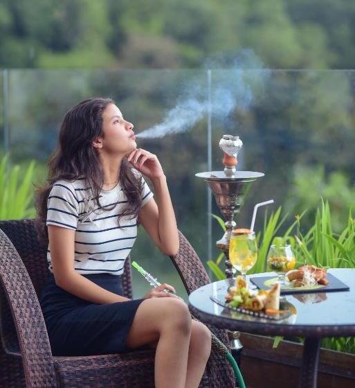 Отель The Golden Crown