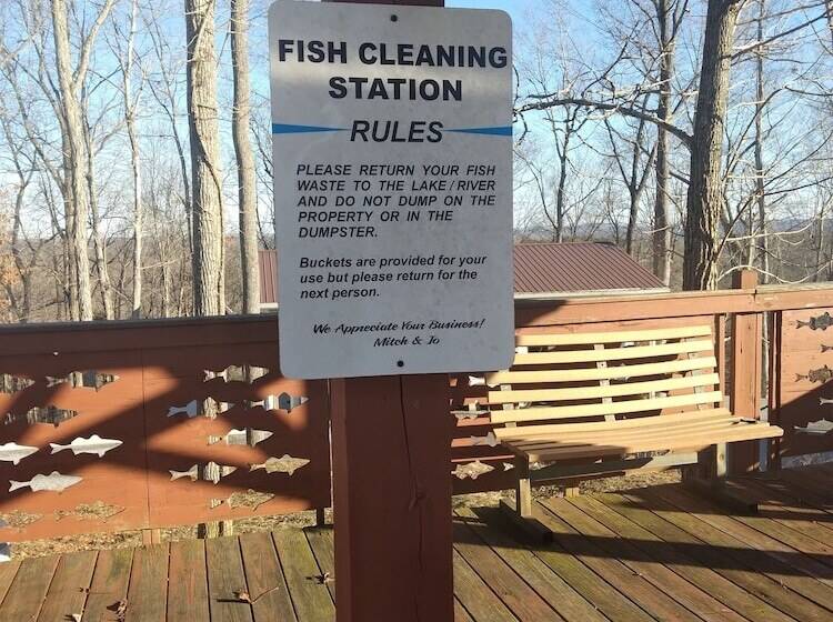 בית מלון כפרי Timber Pointe Resort