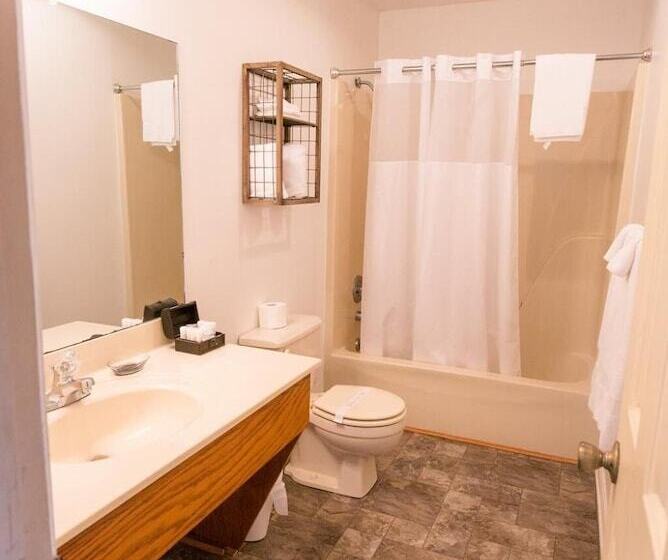 בית מלון כפרי Timber Pointe Resort