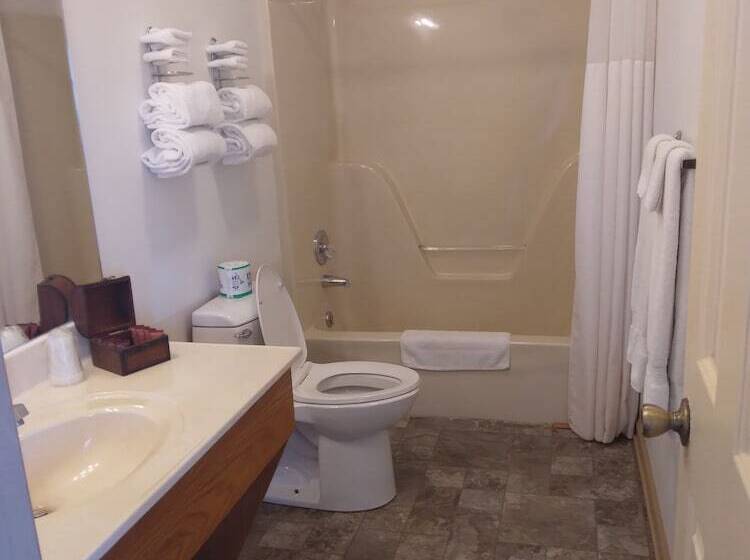 בית מלון כפרי Timber Pointe Resort