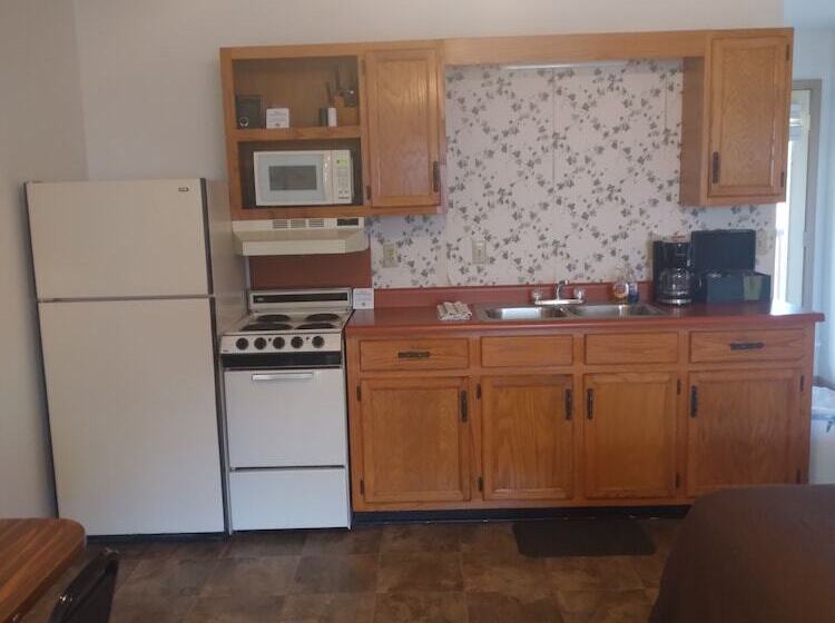 בית מלון כפרי Timber Pointe Resort