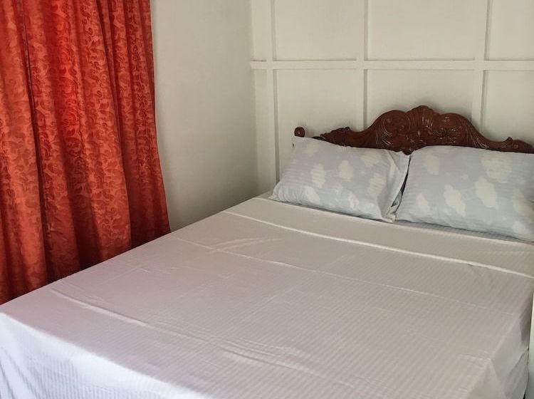 Joyful Island Hostel Mactan Beach