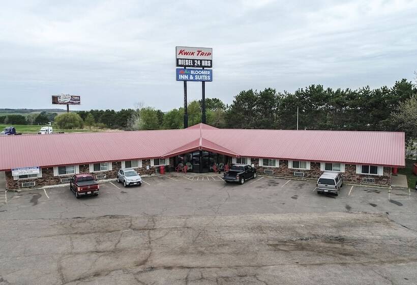 モーテル Bloomer Inn & Suites