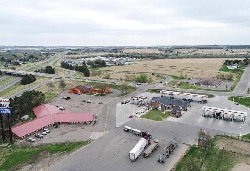 モーテル Bloomer Inn & Suites