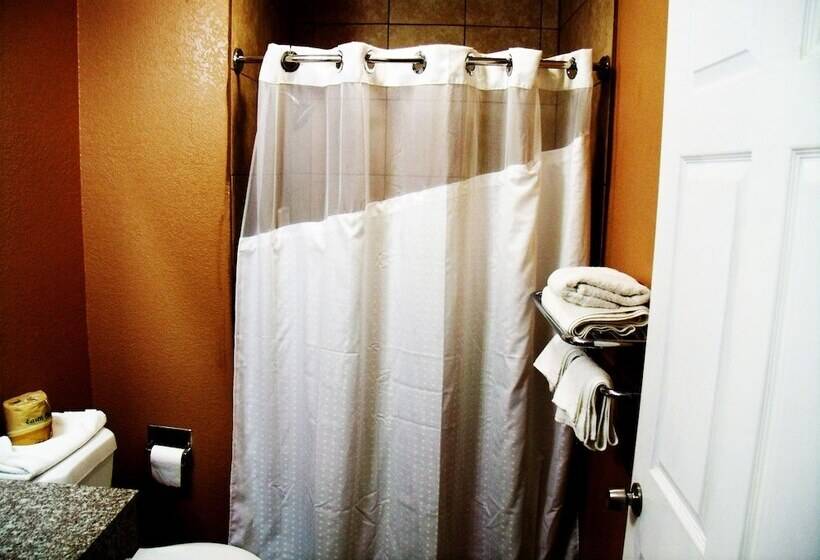 فندق على الطريق Country Inn Sterling