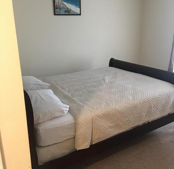 모텔 Misquamicut Beach Front Inn