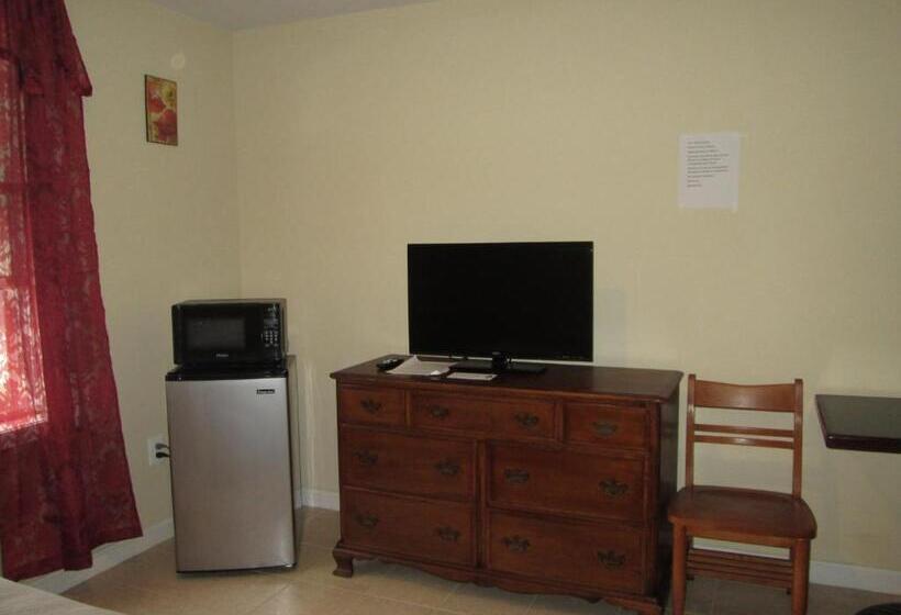 모텔 Misquamicut Beach Front Inn