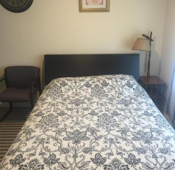 모텔 Misquamicut Beach Front Inn