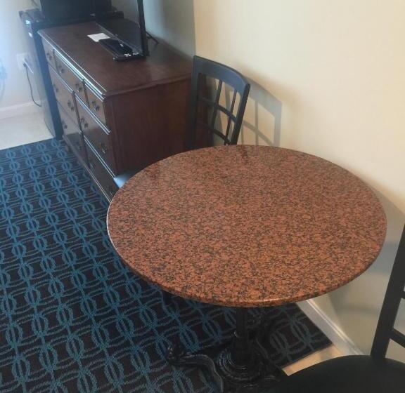 모텔 Misquamicut Beach Front Inn