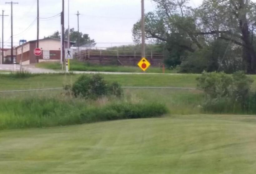 فندق على الطريق Ranchland Inn