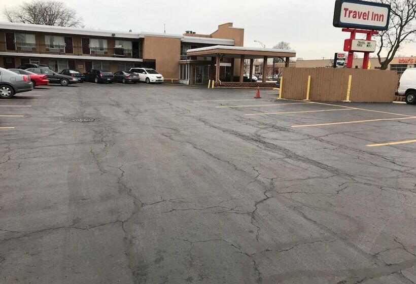 فندق على الطريق Travel Inn