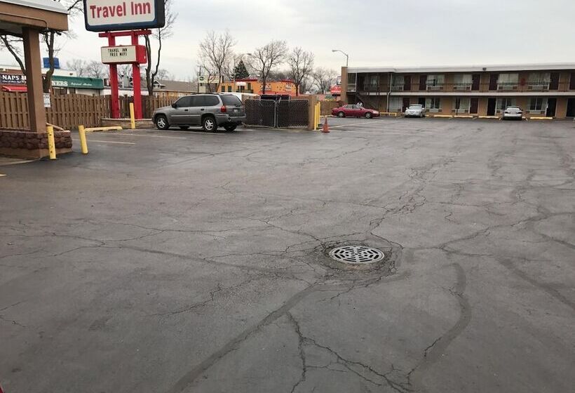 فندق على الطريق Travel Inn