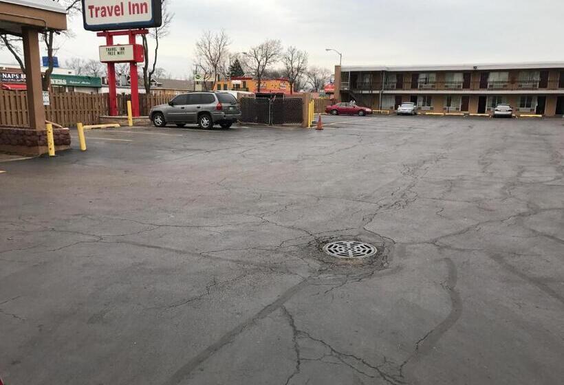 فندق على الطريق Travel Inn