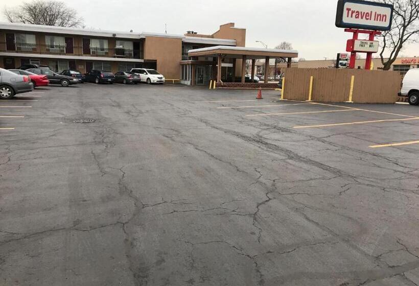 فندق على الطريق Travel Inn