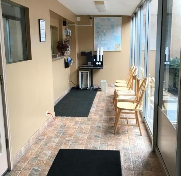 فندق على الطريق Travel Inn