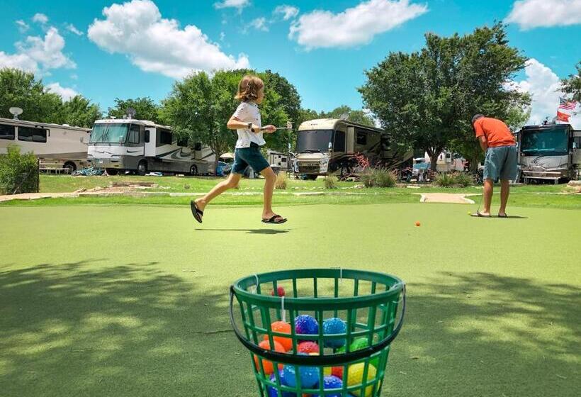 אתר נופש Sun Outdoors Lake Travis