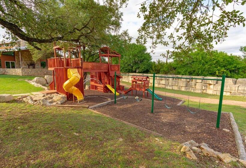 אתר נופש Sun Outdoors Lake Travis