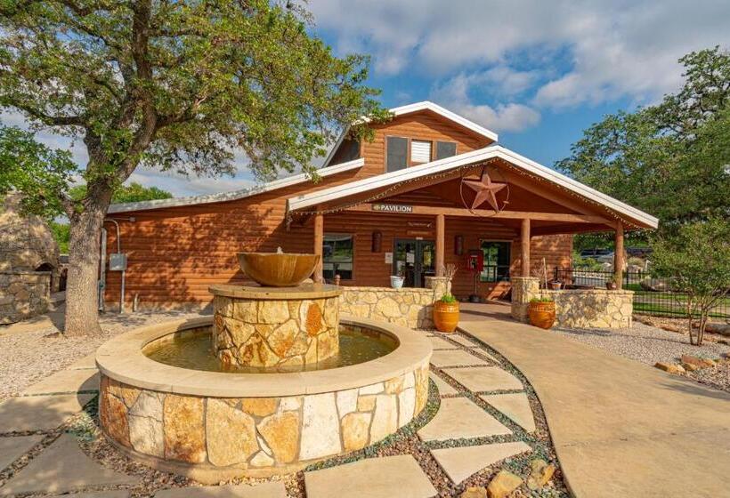 אתר נופש Sun Outdoors Lake Travis