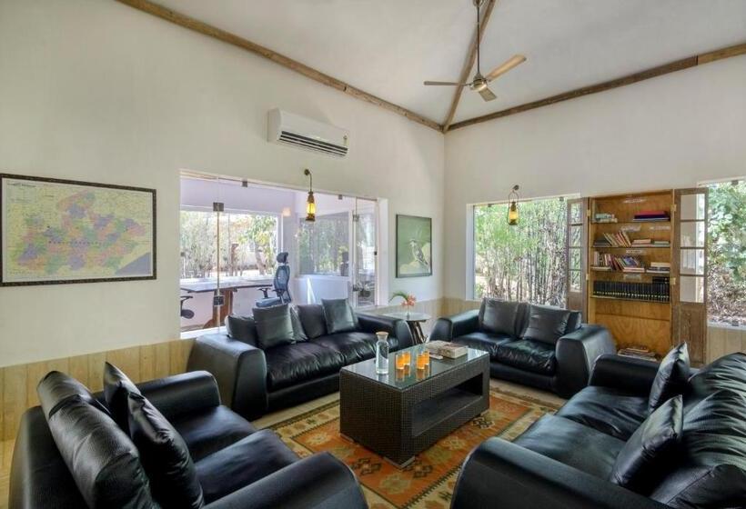 リゾートホテル The Riverwood Forest Retreat Pench