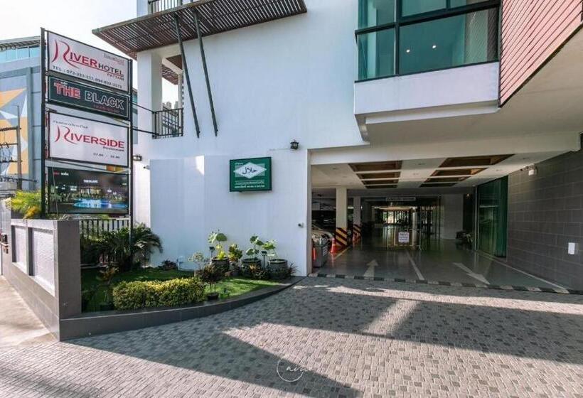 River Hotel Pattani