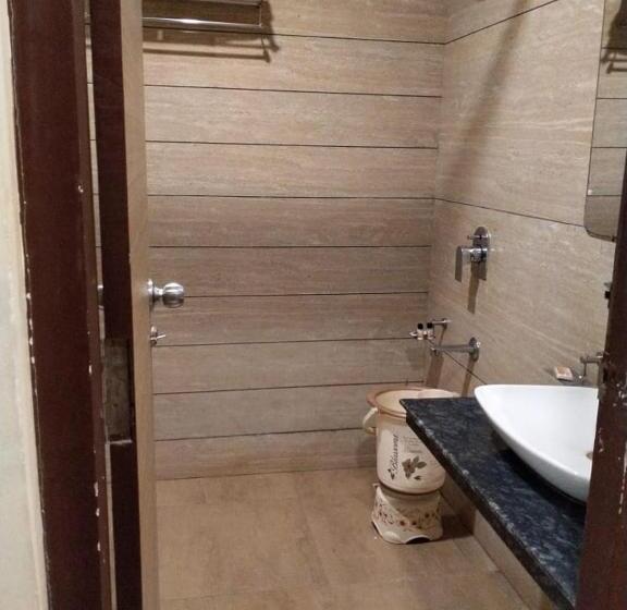 Solitaire Hotel And Resorts