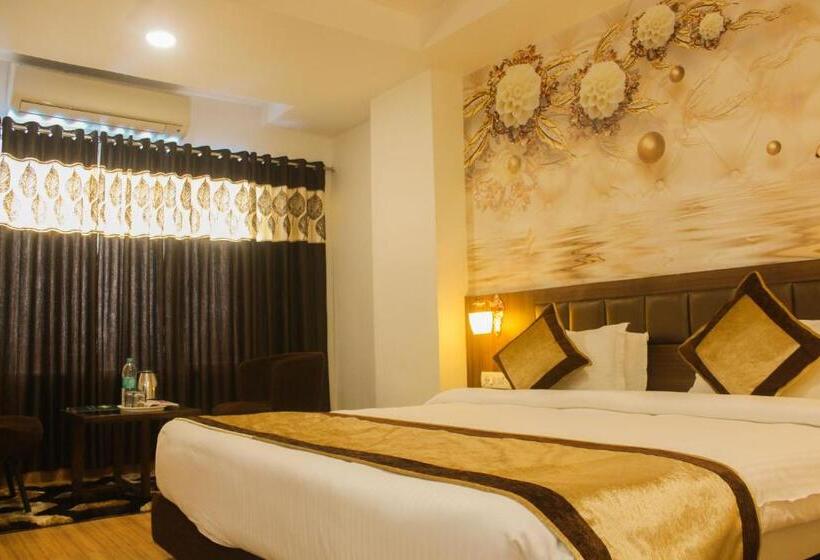 Solitaire Hotel And Resorts