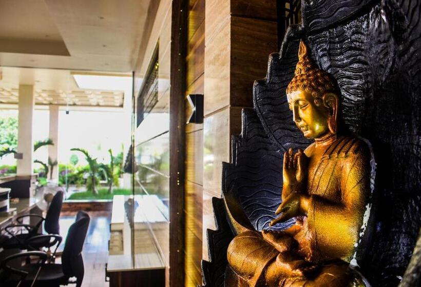 Solitaire Hotel And Resorts