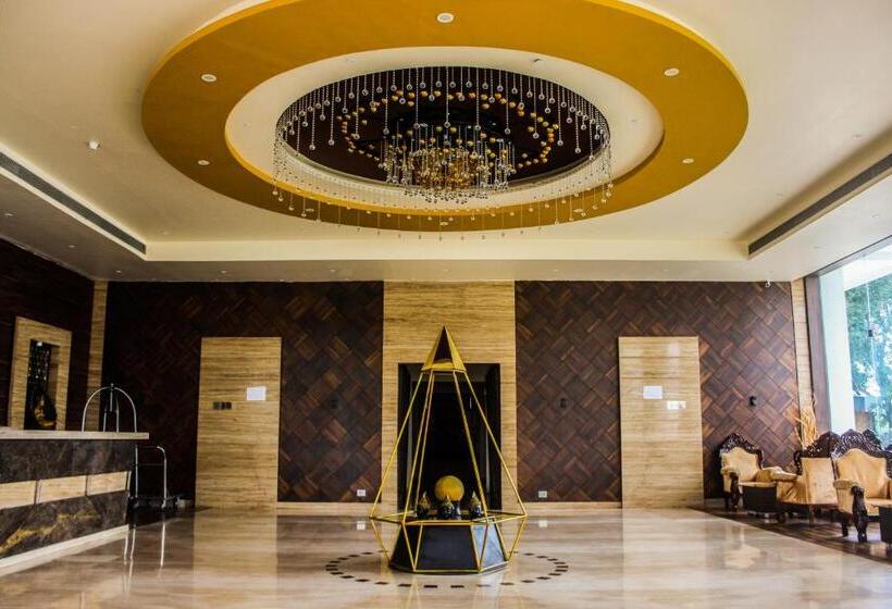 Solitaire Hotel And Resorts