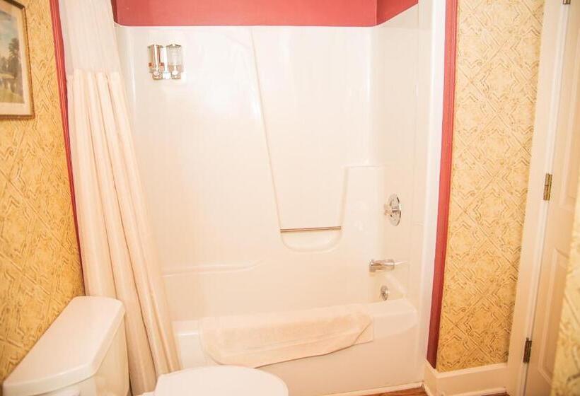 Sylvan Inn Bed & Breakfast