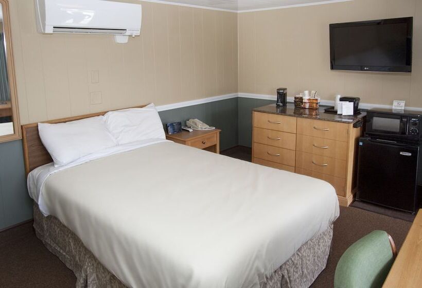 The Bluebird Motel Maine