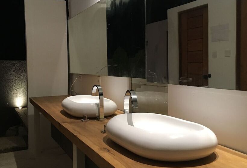 The Hide Hostel At Canggu