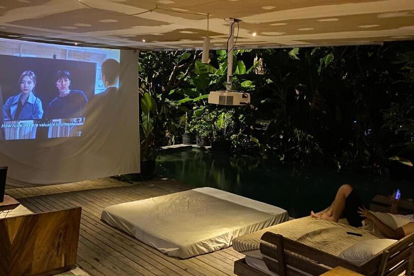 The Hide Hostel At Canggu