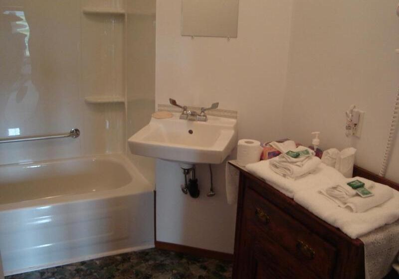 Wildberry Country Lodge B&b