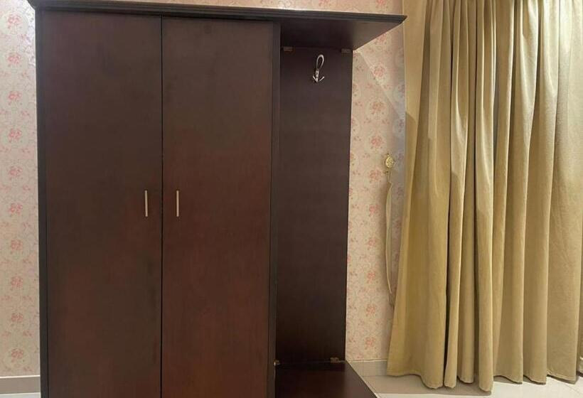 فندق الديار العالمية العزيزية Al Diyar