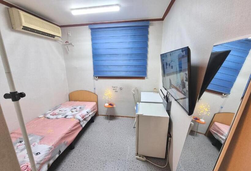 Hostel 킹스하우스