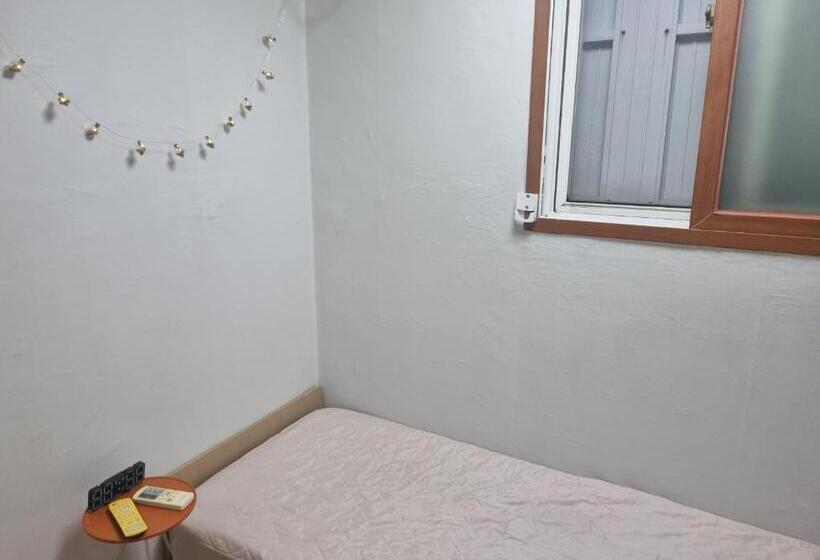 Hostel 킹스하우스