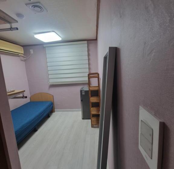 הוסטל 킹스하우스