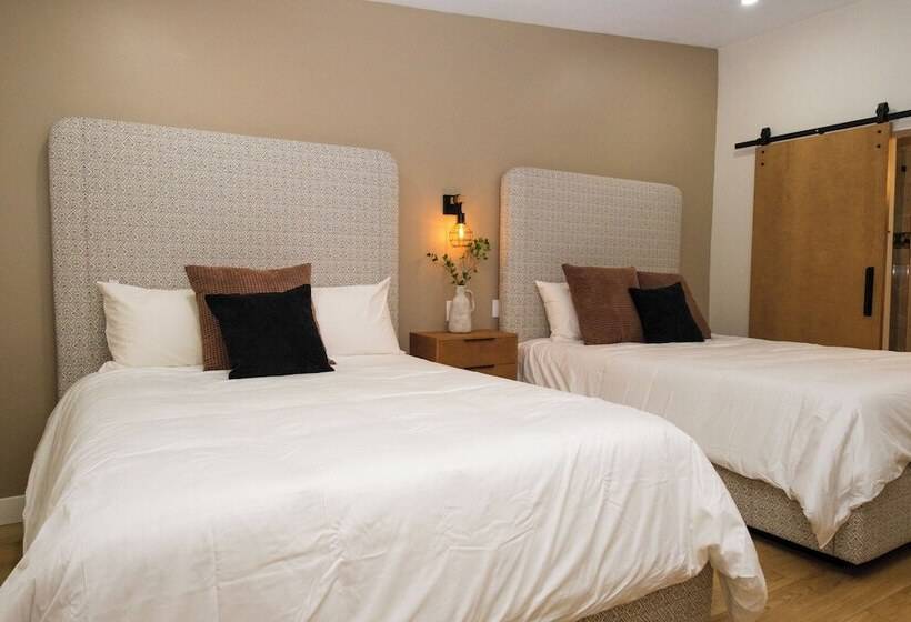 فندق صغير Adobe Inn