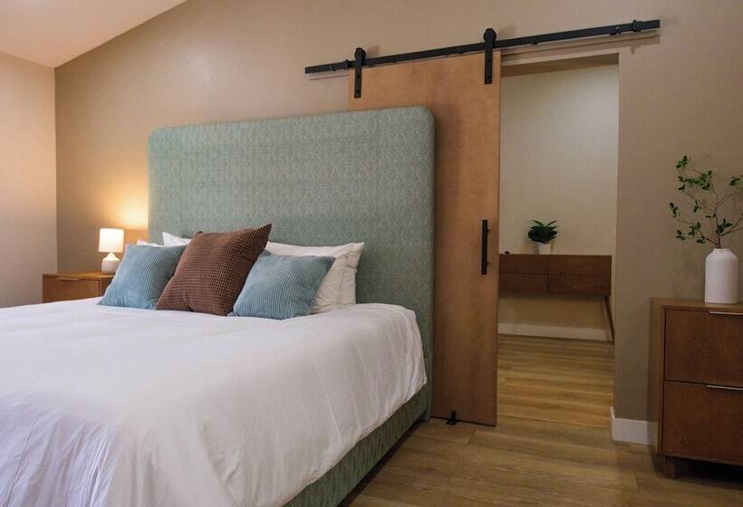 فندق صغير Adobe Inn