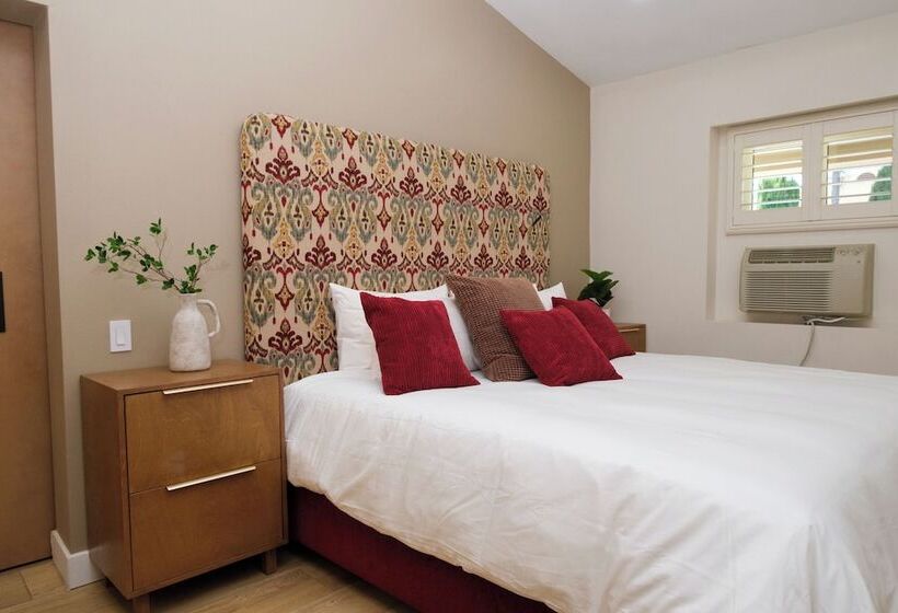 فندق صغير Adobe Inn