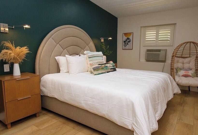 فندق صغير Adobe Inn