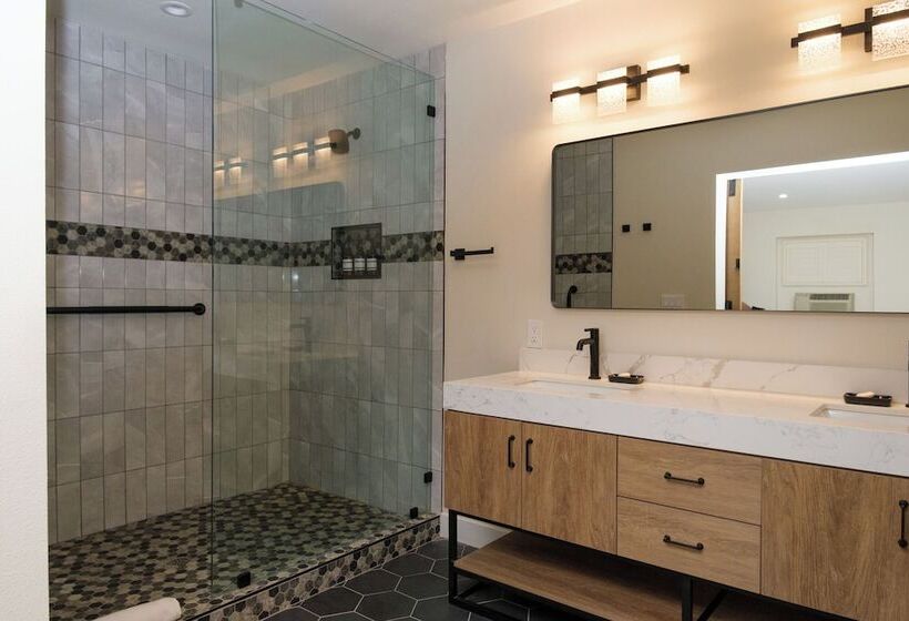 فندق صغير Adobe Inn