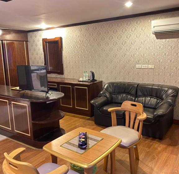 هاستل Antai Holiday B5