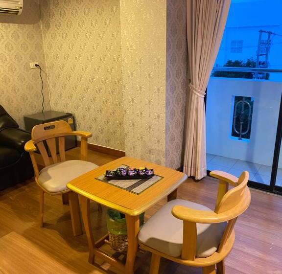 هاستل Antai Holiday B5