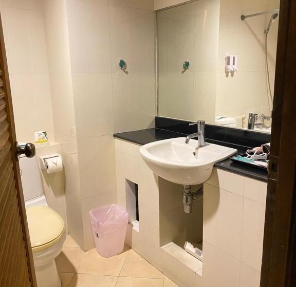 هاستل Antai Holiday B5