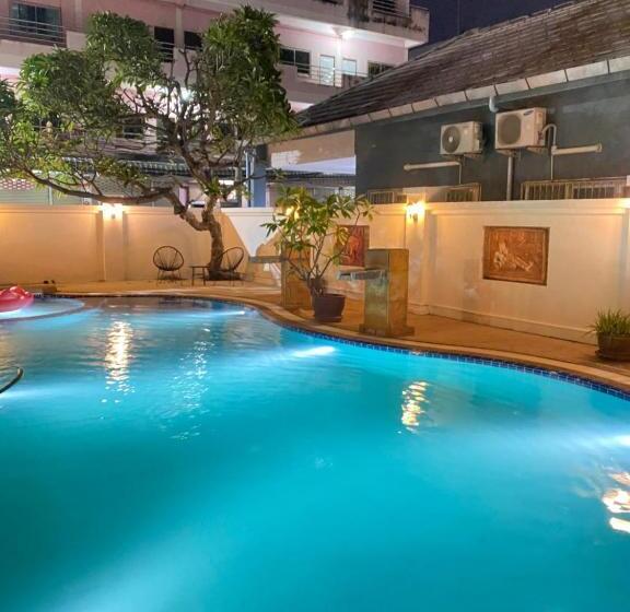 هاستل Antai Holiday B5